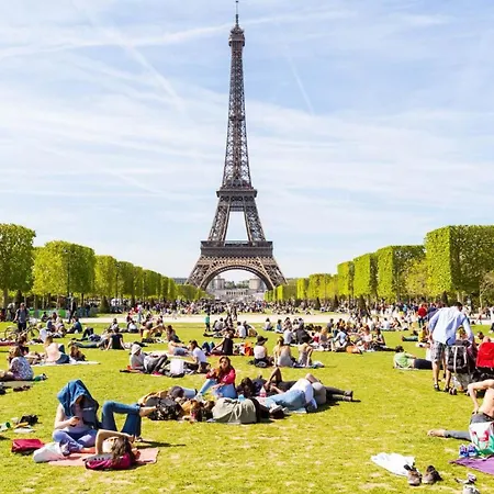 Elegant With Air Conditioning Near Eiffel Tower & Invalides דירה פריז