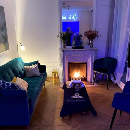 Elegant Near The Eiffel Tower And Invalides Paris